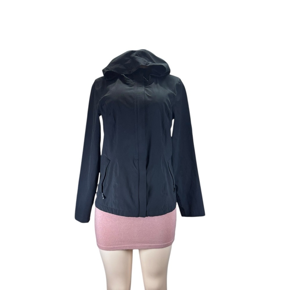 32 Degrees. Black Utility Jacket with Hooded Design and Slim Fit